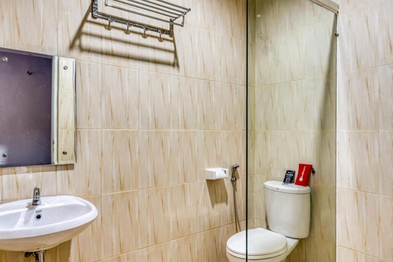 Готель Reddoorz Near Sindu Kusuma Edupark 2 Cebongan Екстер'єр фото