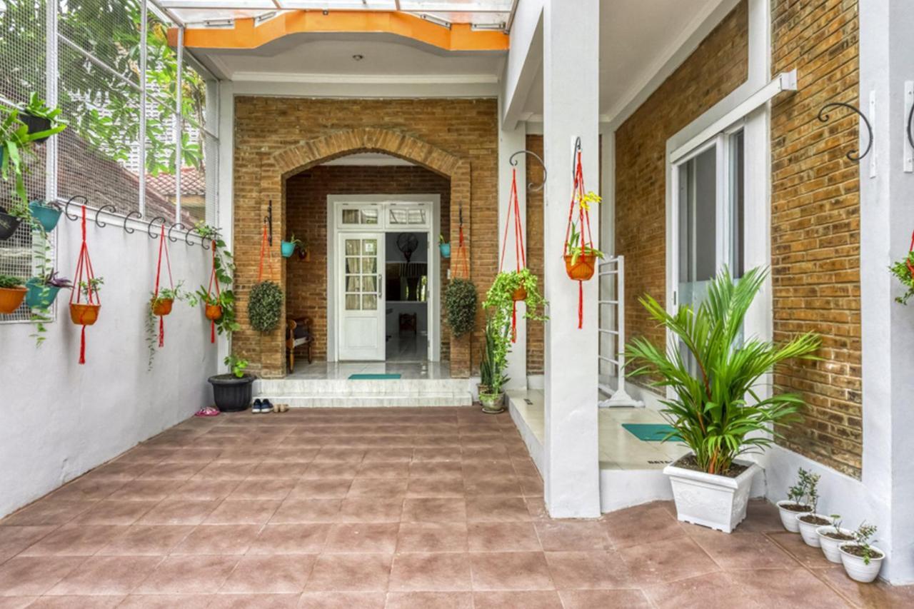 Готель Reddoorz Near Sindu Kusuma Edupark 2 Cebongan Екстер'єр фото